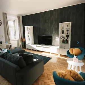  Apartment Orestaliving - On The Danube Canal Friedensbruecke